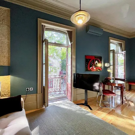 Victoria Art Nouveau Townhouse *