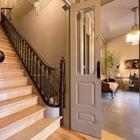 Victoria House Apartment *